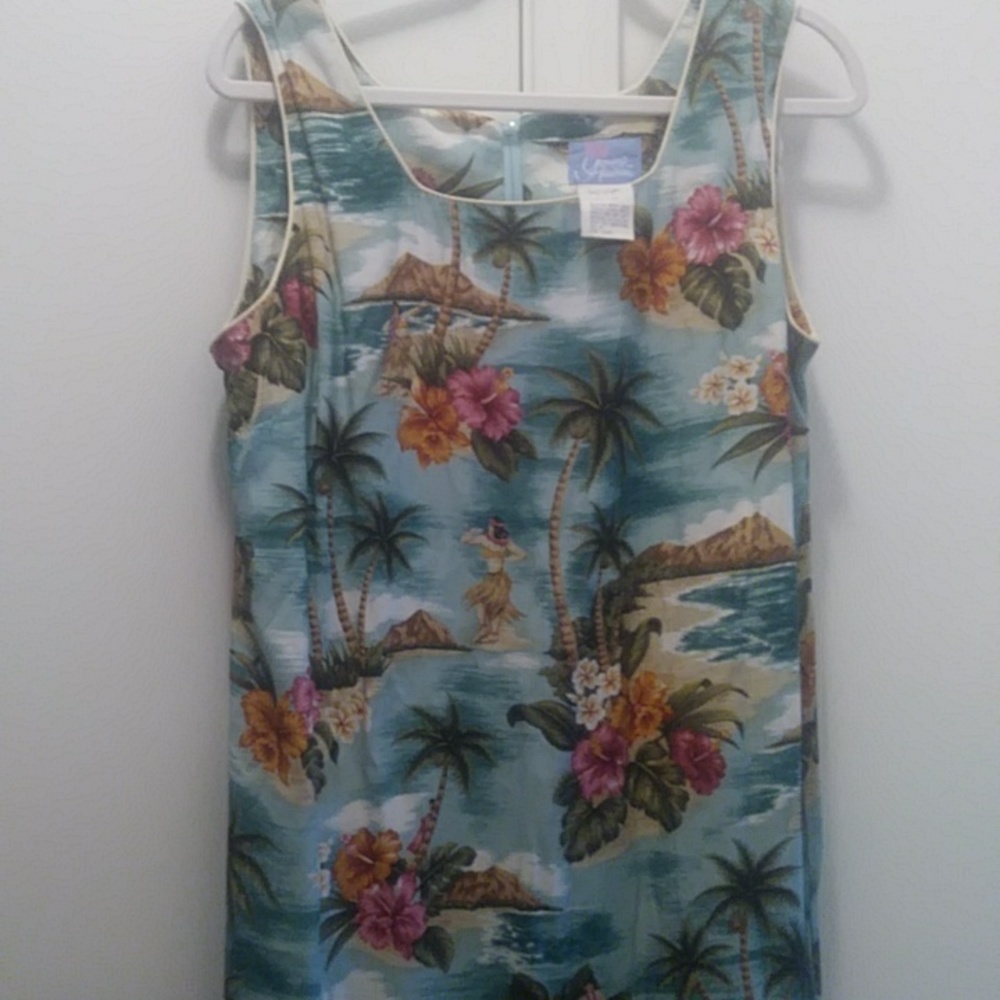 YOUNG HAWAII Vintage Hawaii with a slit on the left leg Dress - Picture 2 of 5